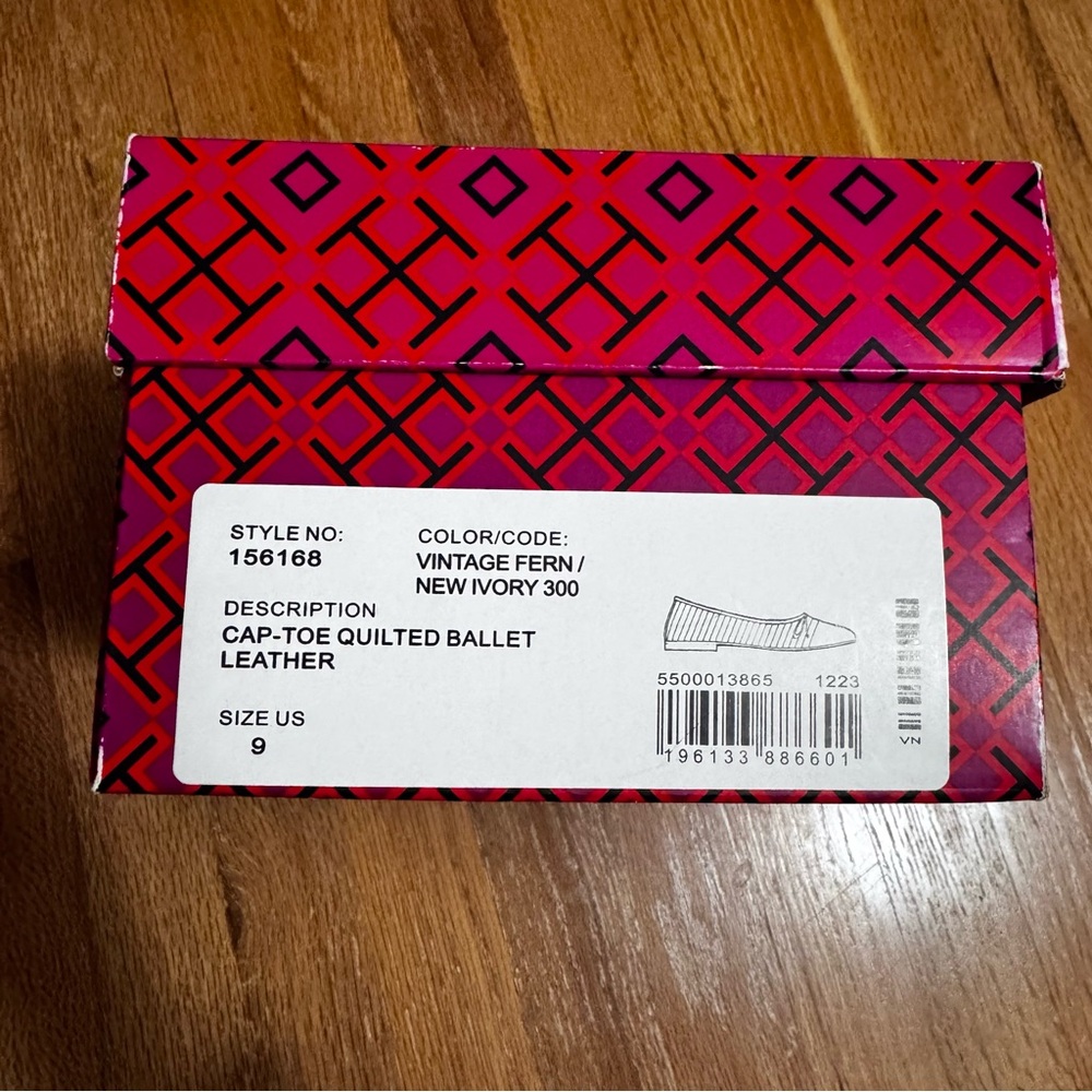 Tory Burch Quilted Cap Toe Ballet Flats Green & Ivory Size 9 NWT - Picture 7 of 11